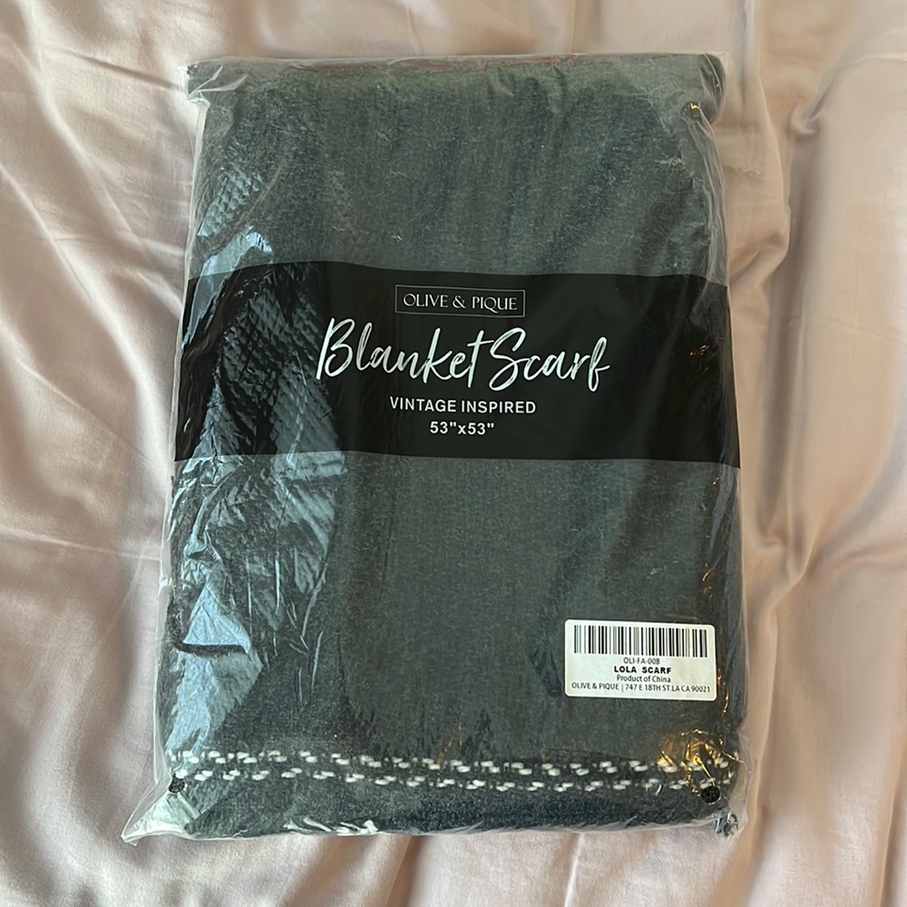 Olive & Pique Blanket Scarf